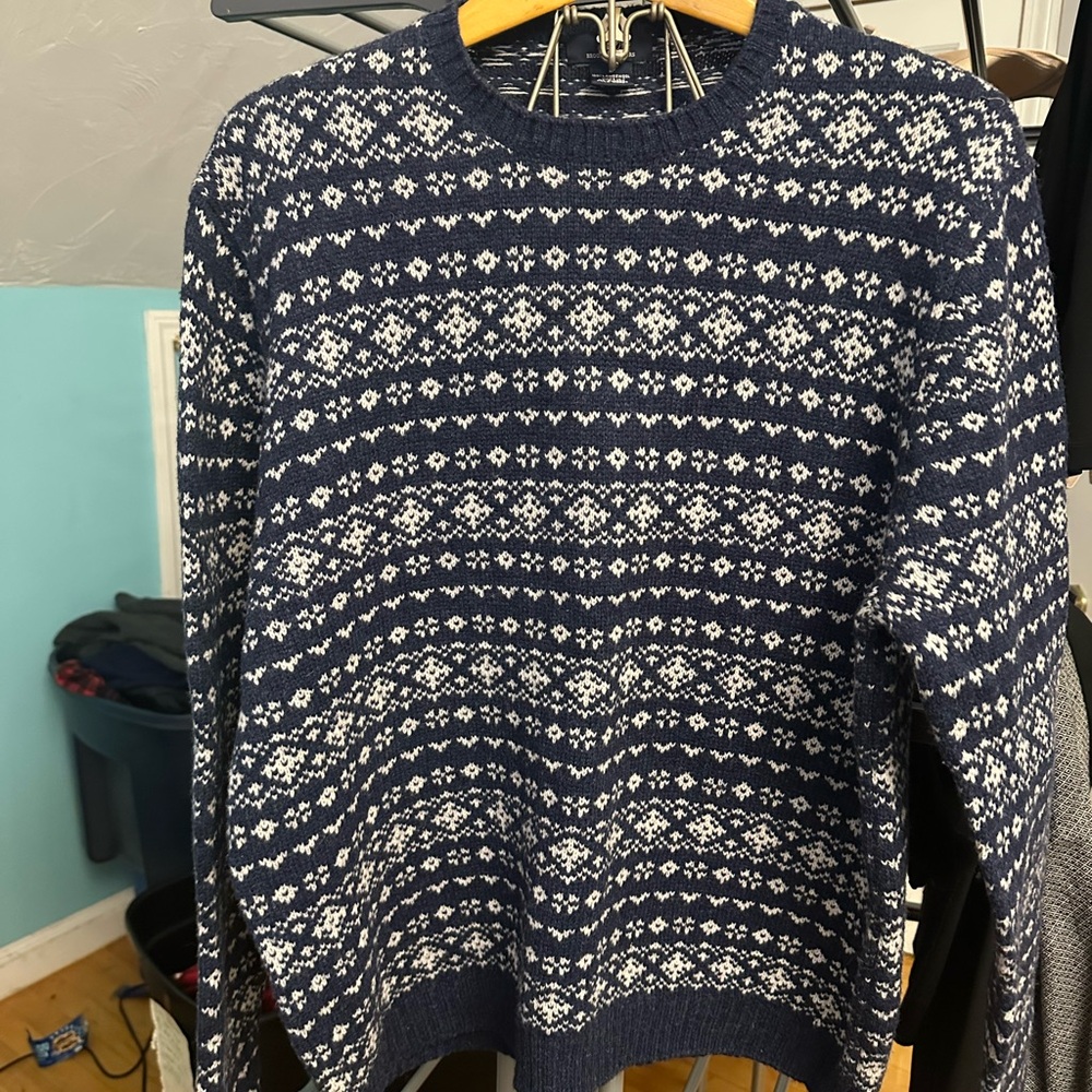 Brooks Brothers Navy and White Crewneck Sweater